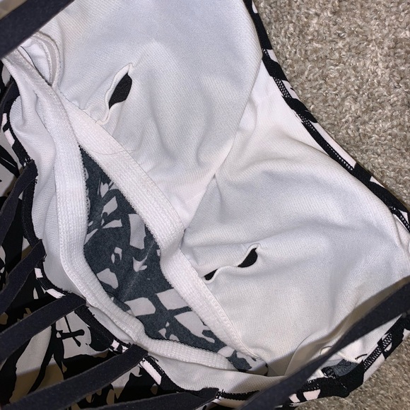 BRAND NWT Aqua Green Black & White Swim top sz M - Picture 15 of 15